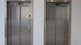 مصاعد معطلة منذ 8 سنوات بحي 1500 مسكن أولامي أحمد بأولاد فايت