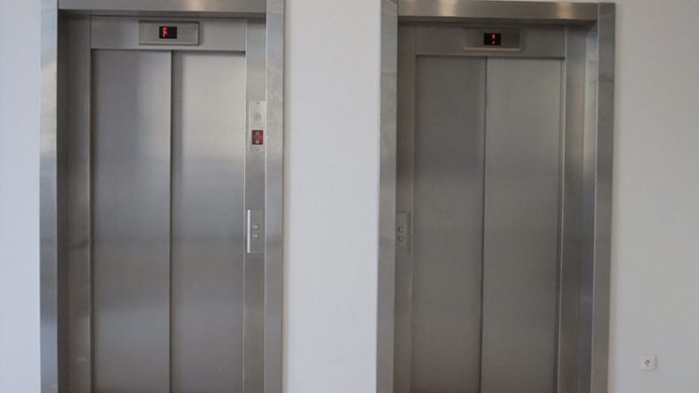 مصاعد معطلة منذ 8 سنوات بحي 1500 مسكن أولامي أحمد بأولاد فايت