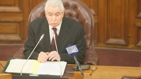بن صالح‮ ‬يطعن في‮ ‬نوايا المعارضة ويصفها بعديمة المسؤولية
