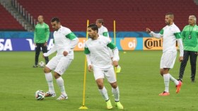 الرئيس بوتفليقة يشيد بآداء “الخضر” ويشجعهم