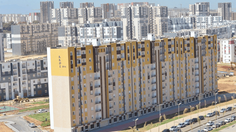 المقصون من برنامج “عدل” بسبب الميراث والمساكن الضيقة يهددون بالعودة إلى الاحتجاجات