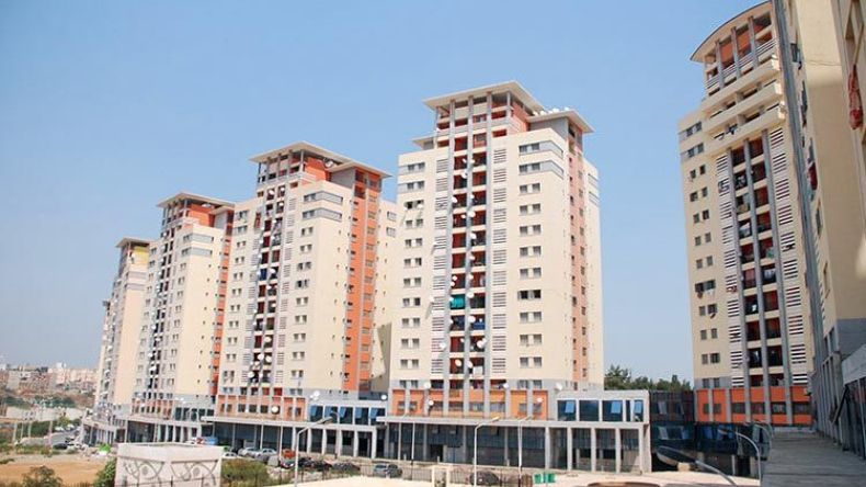 توقيع اتفاقات مع 15 مؤسسة شبانية لتسيير أحياء “عدل”