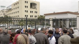 ممثلو 10 آلاف مكتتب بتيبازة يحتجون أمام مقر وكالة “عدل”