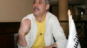 الجمهور الوهراني يطرد عبد القادر السيكتور بعد “ماما مسعودة!”