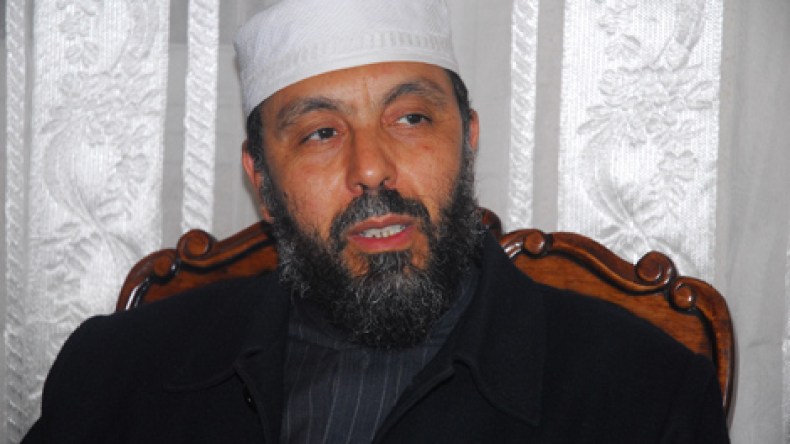 جاب الله ينجو من محاولة اعتداء أمام المواطنين