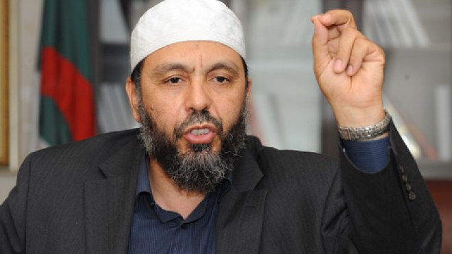 جاب الله: ما المانع من تصوير التلفزيون للرئيس في المستشفى؟