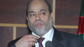 “البلاد في خطر.. والتجاذبات ستمزق الثوب الوطني”