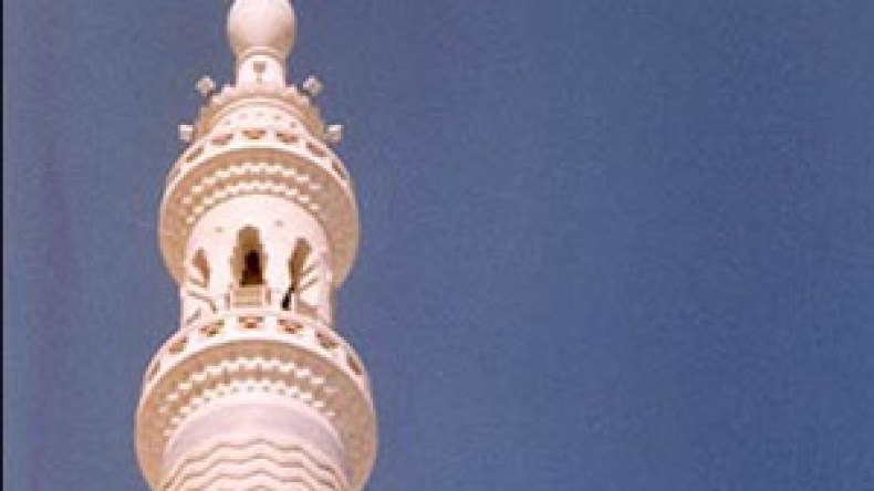 أعترف‮ ‬أمام‮ ‬الله ….ولدي‮ ‬لا‮ ‬ينام‮ ‬إلا‮ ‬بالآذان‮!‬