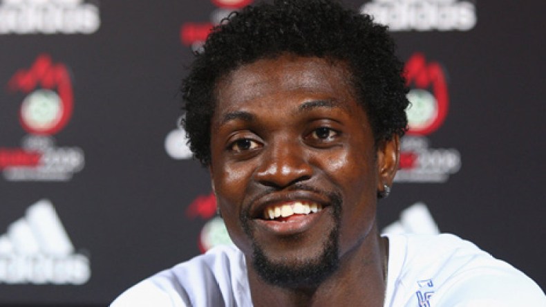 “أديبايو” الملك يقيم لوحده بـ قصر سان سيتي ويعامل زملاءه كأبنائه