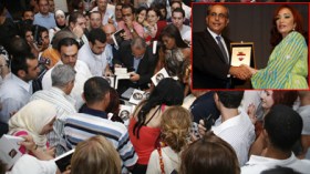 تم بيع 15 ألف نسخة من كتابها في يوم واحد : ليلة مشهودة لمستغانمي وبيروت تفتح مكتباتها يوم العطلة لنسيان كوم