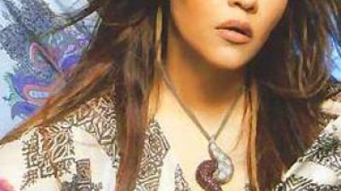 Ahlam films a new song