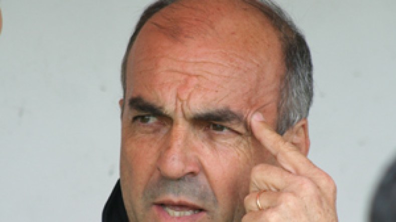 ‮”‬إعتماد‭ ‬المنتخب‭ ‬الجزائري‭ ‬كليا‭ ‬على‭ ‬المحترفين‭ ‬ليس‭ ‬حلا‭ ‬دائما‮”‬