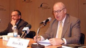 بليكس ينتقد واشنطن لتلويحها بالحرب ضد إيران