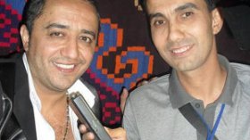 “أحلم بالغناء لشعراء وملحنين جزائريين”