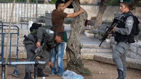 استشهاد فلسطيني بعد طعنه مجندة إسرائيلية وسط الضفة