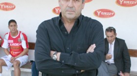 ميشال يبرر عقم الهجوم بغياب اللاعبين المهاريين في المولودية