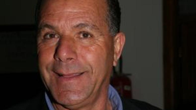 عمروس يفشل في إقناع حجاج بالعودة