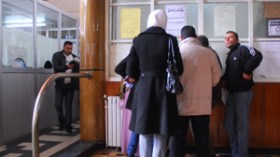 قوات الأمن تفرق اعتصام عمال البلديات أمام البريد المركزي