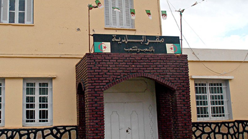 أميار “يقاطعون” تربص وزارة الداخلية بباتنة