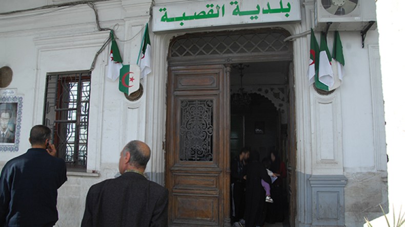 غرباء اقتحموا 90 بالمائة من سكنات رحل قاطنوها