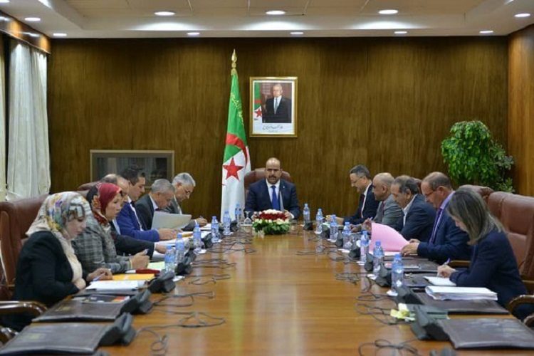 Nouvelle loi sur les hydrocarbures: les députés préconisent d’écouter les experts