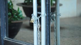 “البرلمان”.. لا بر فيه ولا أمان!