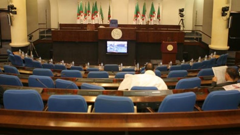 منتخبون بتلمسان‮ ‬يتهمون برلمانية بوصفهم بـ”المغاربة‮”‬