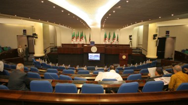 Parliament slows down on consumer loans and rescinds tax on the wealthy