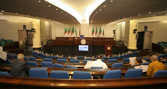 Parliament slows down on consumer loans and rescinds tax on the wealthy