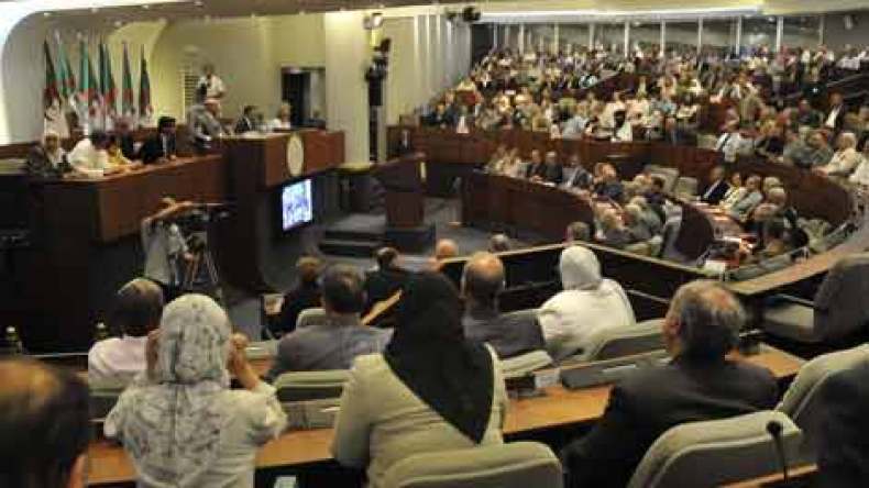 تجديد هياكل الآفلان يوم 10 سبتمبر