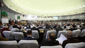 التطور نحو التخلف