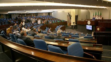 “عاشور” والدومينو” يهزمان الوزراء والنواب!