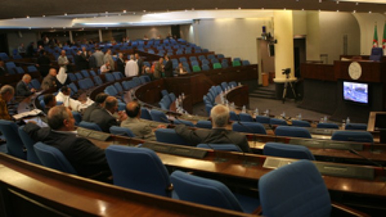 “البقارة” مخيرون..البرلمان أو “الشكارة”