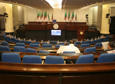 Algeria: 21 deputies change their parties