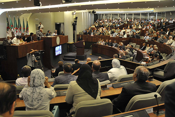 Algeria: members of Parliament earn 400 million centimes per year