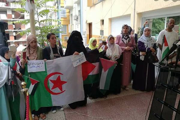 Algerians Support Al-Aqsa Mosque In The “Friday Of Anger”