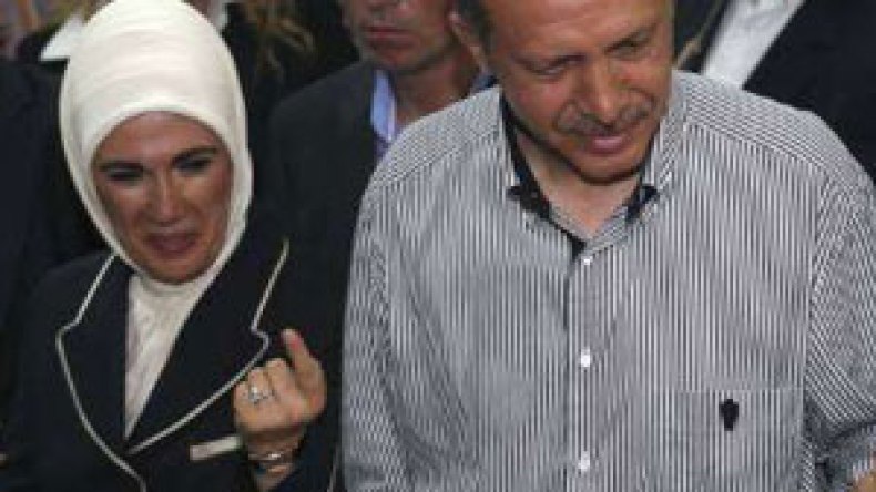 تجديد  الثقة  في  حزب  أردوغان  ورفض  لحكم الجنرالات