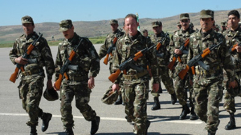 الجيش‭ ‬يفتح‭ ‬مدارسه‭ ‬لحاملي‭ ‬البكالوريا‭ ‬خلال‭ ‬2009‭ ‬و2010