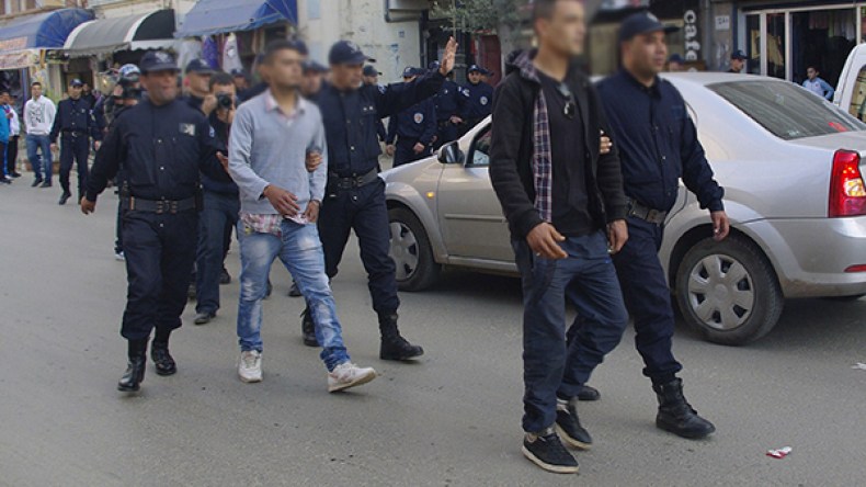 هكذا اعتدى “قازوزة” و”تايزون” على الشرطة في معركة طاحنة!