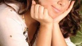 Asala sings for Amr Diab, Shireen and Angham