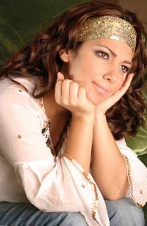 Asala sings for Amr Diab, Shireen and Angham