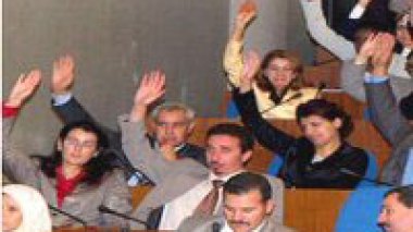 Assemblées élues: la participation de la femme à l’action partisane y favorisera sa présence