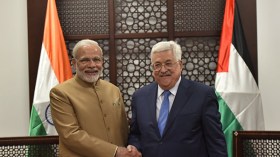 عباس يستقبل رئيس الوزراء الهندي في رام الله