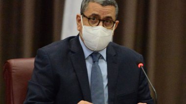 Djerad honore les meilleurs lauréats du baccalauréat