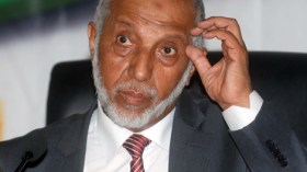 أنت مسكين يا بلخادم.. سبقت سعداني إلى الاستعانة بأنصار بن فليس