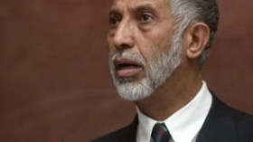 بلخادم يأمر بتجنيد النساء قبل نهاية السنة لترشيحهن في استحقاقات 2012