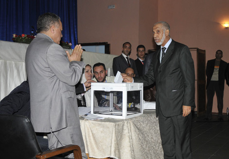 Belkhadem sole candidate to succeed himself!