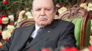 Bouteflika sacks official of expenses control at the military regions