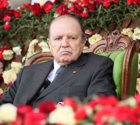 Bouteflika sacks official of expenses control at the military regions