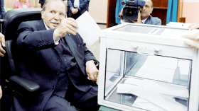 بوتفليقة يدعو الجزائريين إلى “المشاركة بقوة” في انتخابات الخميس